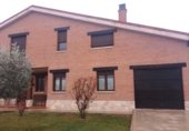 Chalet independiente con terreno en venta en Quintana del Puente ref: TR253063 foto