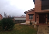 Chalet independiente con terreno en venta en Quintana del Puente ref: TR253063 foto