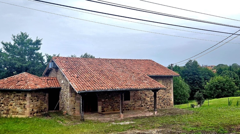 Кантабрия - Santillana del Mar - 2141m2