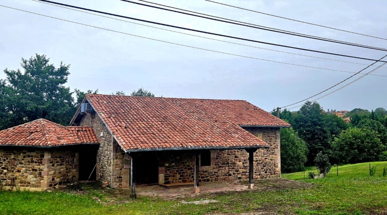 Кантабрия - Santillana del Mar - 2141m2