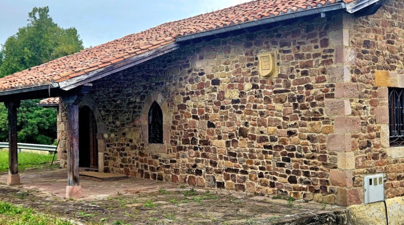Кантабрия - Santillana del Mar - 2141m2