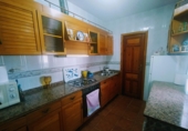 Отдельно стоящий дом с участком на продажу в городе Iznatoraf. Фото