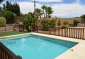 Chalet independiente con terreno en venta en Crevillente ref: TR379631 foto