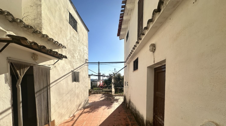 Valencia - Algimia de Alfara - 732m2
