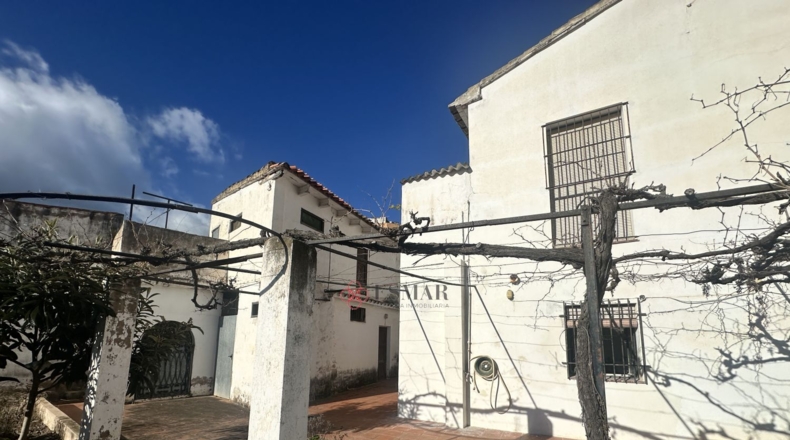 Valencia - Algimia de Alfara - 732m2