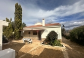 Chalet independiente con terreno en venta en Algar de Palància ref: TR380674 foto