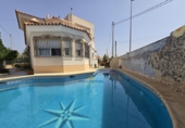 Chalet independiente con terreno en venta en Águilas ref: TR334578 foto