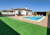 Chalet independiente con terreno en venta en la España, Chiclana de la Frontera, ref: TR68727 foto