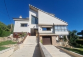Дом с участком на продажу в городе Calafell. Фото