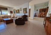Дом с участком на продажу в городе Calafell. Фото