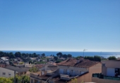 Дом с участком на продажу в городе Calafell. Фото