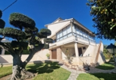 Дом с участком на продажу в городе Calafell. Фото