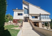 Дом с участком на продажу в городе Calafell. Фото