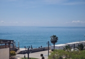 Участок с постройкой на продажу в городе Sitges. Фото