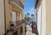 Участок с постройкой на продажу в городе Sitges. Фото