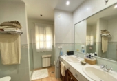 Chalet independiente con terreno en venta en Badajoz ref: TR61059 foto