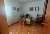 Дом с участком на продажу в городе Marmolejo. Фото