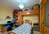 Дом с участком на продажу в городе Loja. Фото