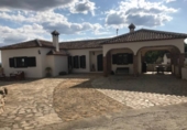 Chalet independiente con terreno en venta en Loja ref: TR64568 foto