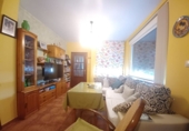 Отдельно стоящий дом с участком на продажу в городе Loja. Фото