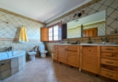Chalet independiente con terreno en venta en Loja ref: TR101924 foto