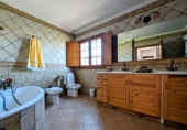 Chalet independiente con terreno en venta en Loja ref: TR101924 foto