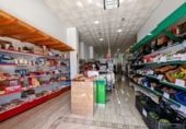 Участок с постройкой на продажу в городе Loja. Фото