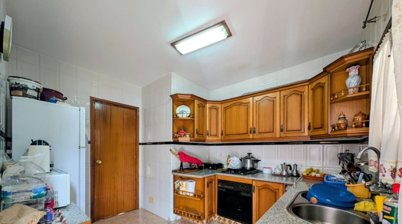 Гранада - Loja - 332m2