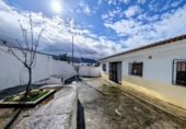 Дом с участком на продажу в городе Motril. Фото