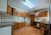 Дом с участком на продажу в городе Loja. Фото