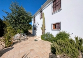 Chalet independiente con terreno en venta en Loja ref: TR183047 foto