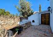 Chalet independiente con terreno en venta en Loja ref: TR183047 foto