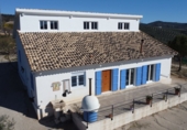 Chalet independiente con terreno en venta en Loja ref: TR254316 foto