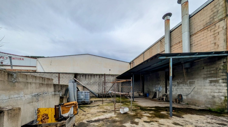 Granada - Loja - 1000m2