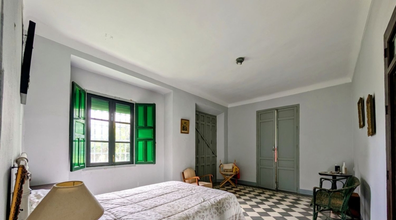 Granada - Loja - 16000m2