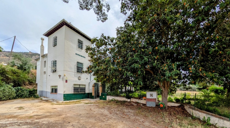Granada - Loja - 16000m2