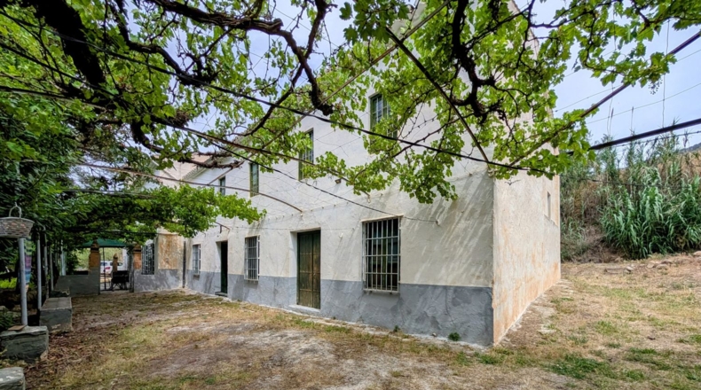 Granada - Loja - 16000m2