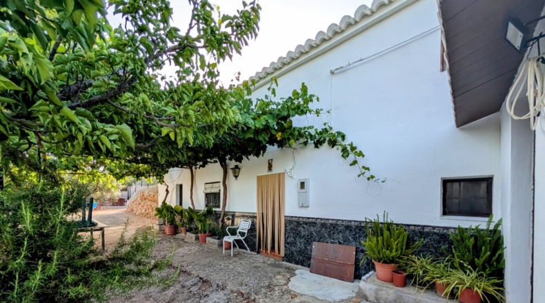 Granada - Loja - 3200m2