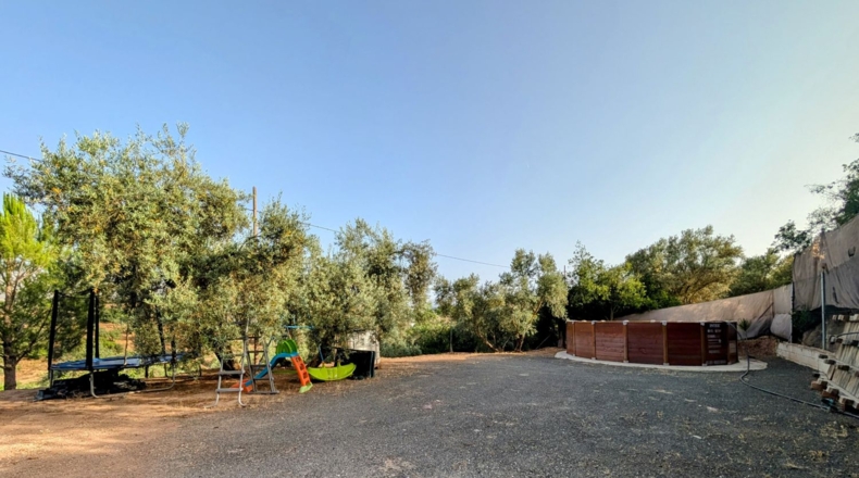 Granada - Loja - 3200m2