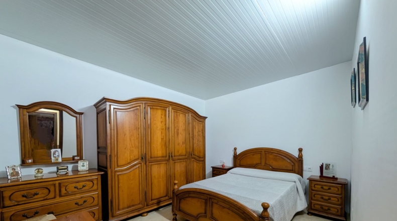 Granada - Loja - 3200m2