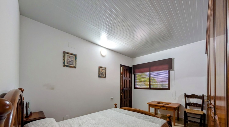 Granada - Loja - 3200m2