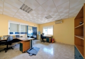 Industrial warehouse for sale in Loja ref: TR357183 photo