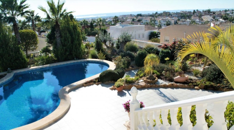 Alicante - Urbanización Doña Pepa - 1570m2
