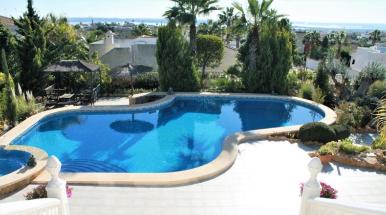 Alicante - Urbanización Doña Pepa - 1570m2