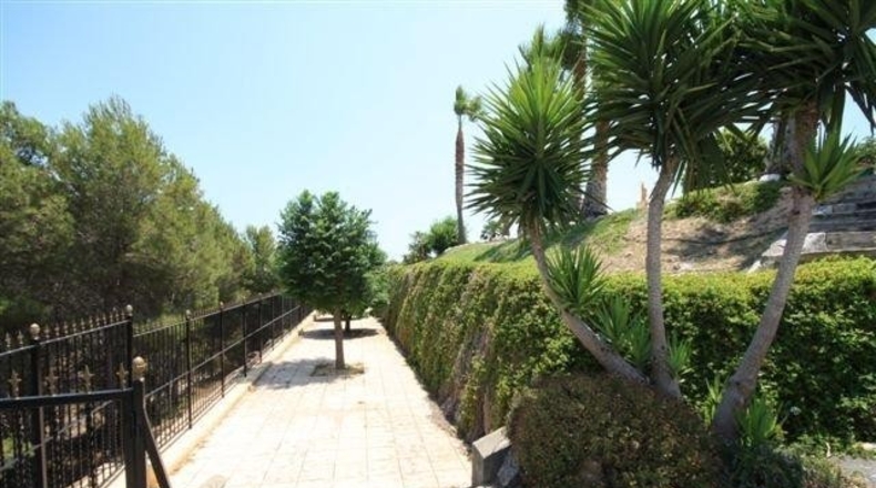Alicante - Alfaz del Pi - 16000m2