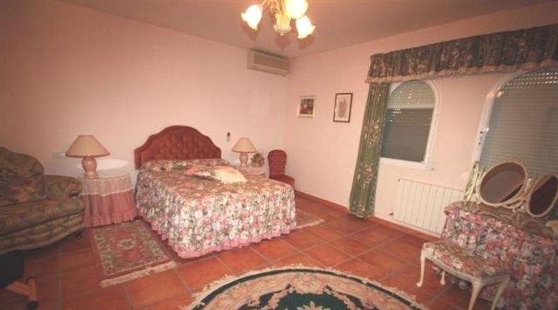 Alicante - Alfaz del Pi - 16000m2