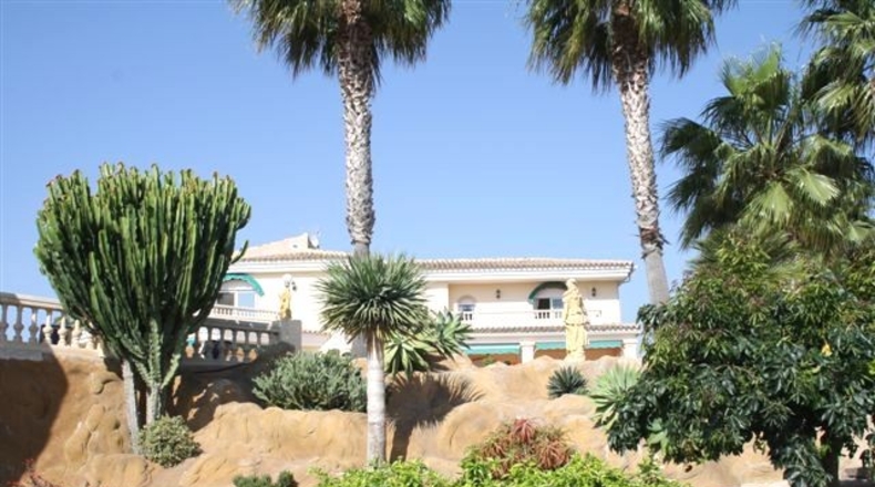 Alicante - Alfaz del Pi - 16000m2