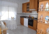 Вилла с участком на продажу в городе La Nucia. Фото