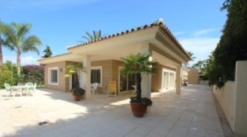 Alicante - Alfaz del Pi - 1370m2