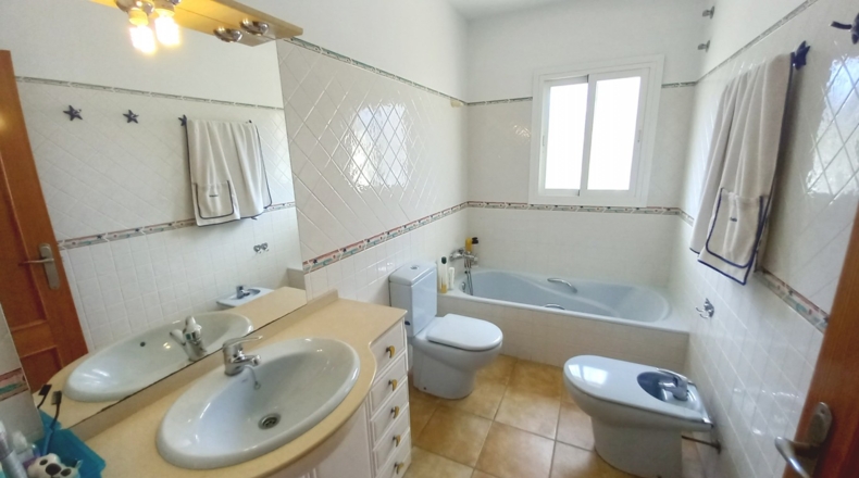 Alicante - Alfaz del Pi - 450m2